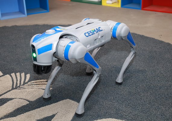 Cesmac inaugura nova fase de inovação com robô quadrúpede de alta tecnologia