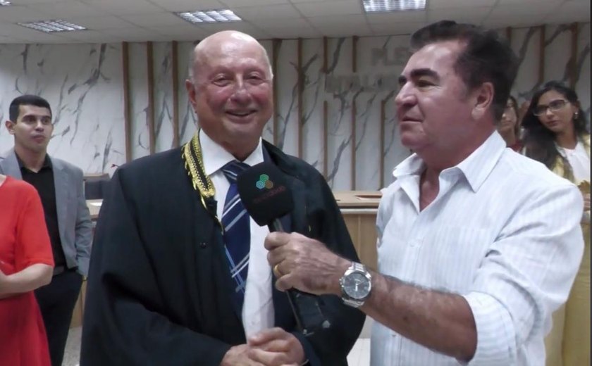 Presidente Fernando Toledo participa de última sessão plenária antes da aposentadoria