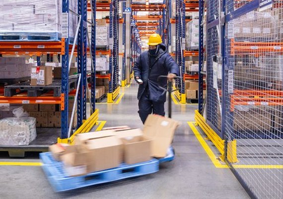 Ministério da Saúde distribui 1,5 milhão de doses de vacina contra Covid-19