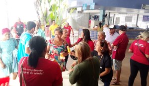 Técnicos da Ufal realizam ato público no Hospital Universitário