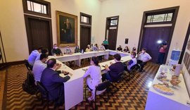 Entidades se reúnem para debater comércio informal em Maceió