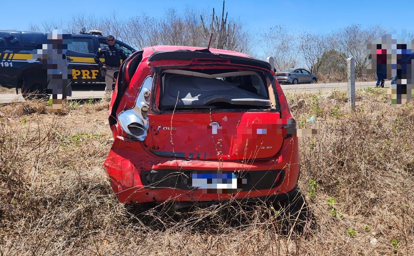 Caminhão trator desgovernado provoca engavetamento com outros dois veículos na BR-316