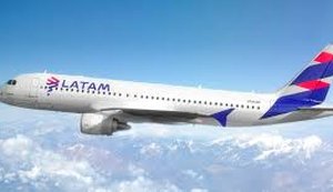 Latam deve pagar indenização e multa por cancelamento de voo e extravio de bagagem