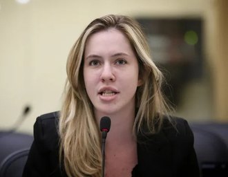 Deputada apresenta PL que cria política de letramento digital e robótica