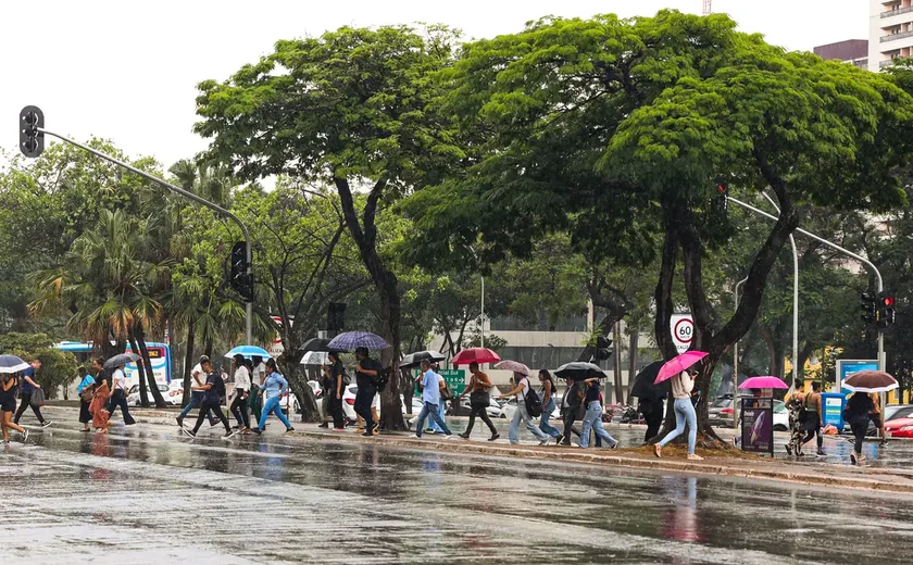 Inmet alerta para chuvas em grande parte do país