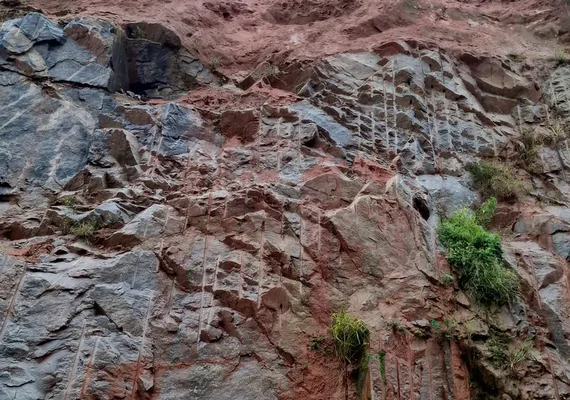 Após identificar pontos de deslizamentos de barreiras, Defesa Civil de Ibateguara recomenda que motoristas redobrem atenção