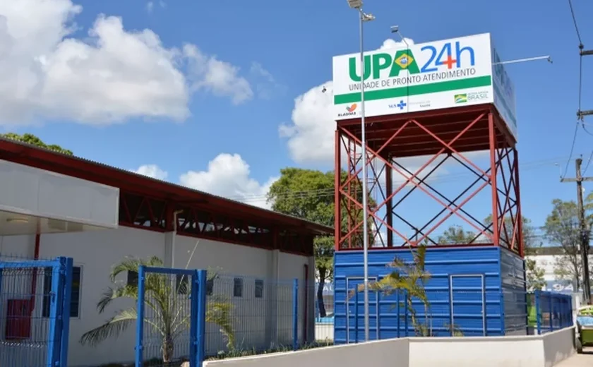 Homem sofre atentado em bar e corre para dentro da UPA