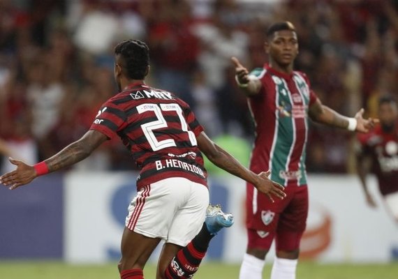 Flamengo vence, segue líder e imbatível  na série A do Brasileirão