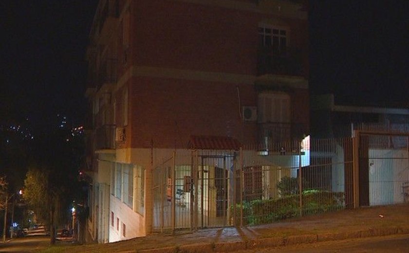 Criança morre após cair de 4º andar de prédio em Porto Alegre