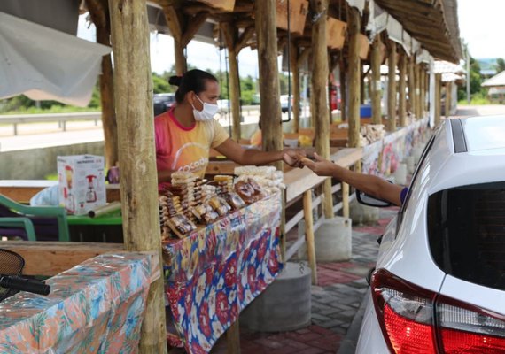 Cocadeiras da Massagueira passam a vender doces delivery