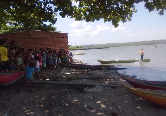 Bombeiros encontram corpo boiando às margens da Lagoa Mundaú