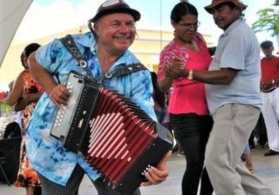 Mestre Afrísio Acácio abre São João de Arapiraca nesta segunda (5)