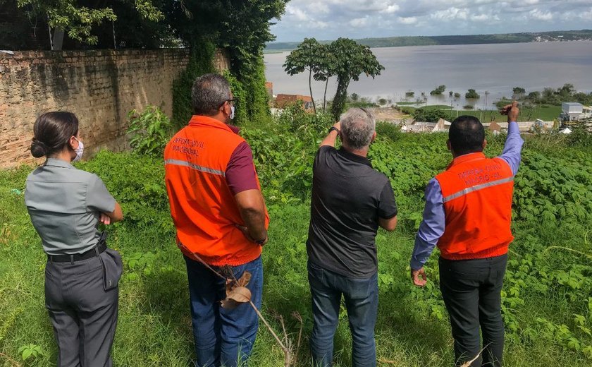 Defesa Civil e Capitania discutem sinalização da Lagoa Mundaú em bairros que afundam