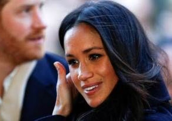 Noiva do príncipe Harry é batizada em cerimônia secreta