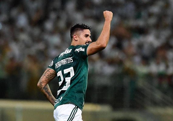 Palmeiras vence Alianza com facilidade e embala para Derby