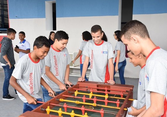 Escolas Sesi/Senai iniciam ano letivo com dinâmica, música e teatro