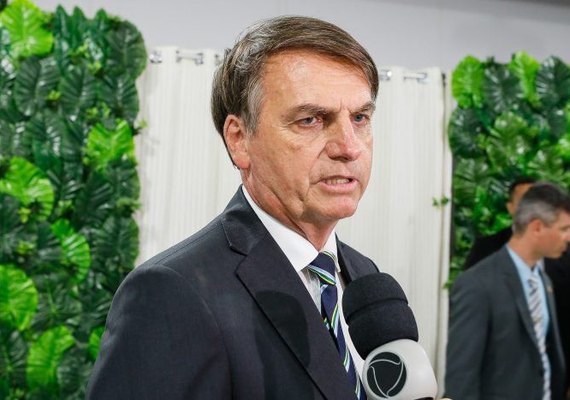 Governo não tem mais dinheiro e está tentando sobreviver a este ano, diz Bolsonaro