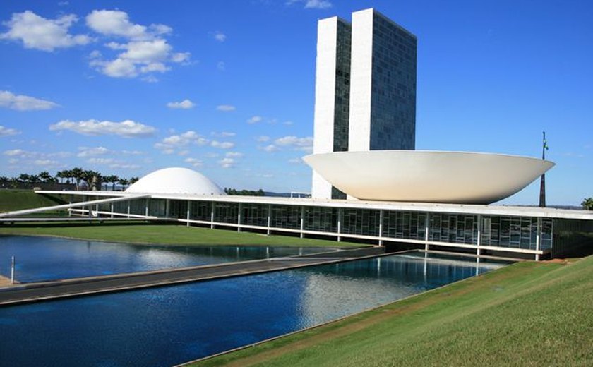 Congresso começa ano discutindo combustíveis e planos de saúde