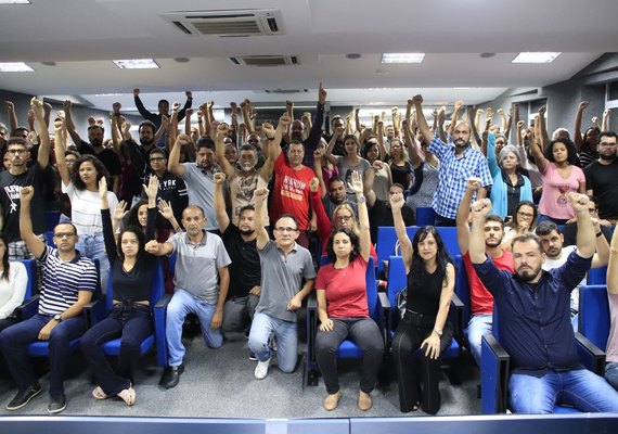 Em assembleia, jornalistas alagoanos decidem pela greve a partir desta terça (25)