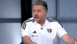 Indignado, presidente do São Paulo reprova juiz do clássico: 'Deveria ficar envergonhado'