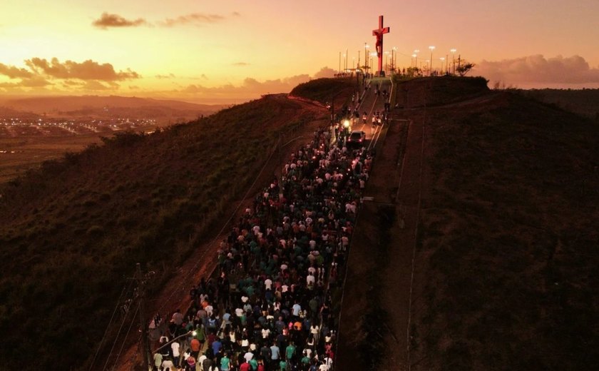 Aprovado projeto que reconhece a Procissão do Alto do Cruzeiro como Patrimônio Cultural
