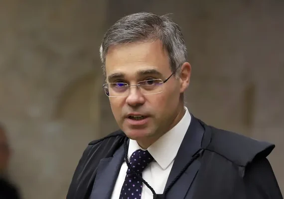 Mendonça homologa delação sobre financiamento do filme sobre Bolsonaro