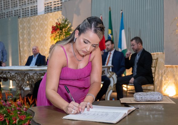 Nayara Teixeira inicia mandato à frente da Câmara Municipal de Anadia