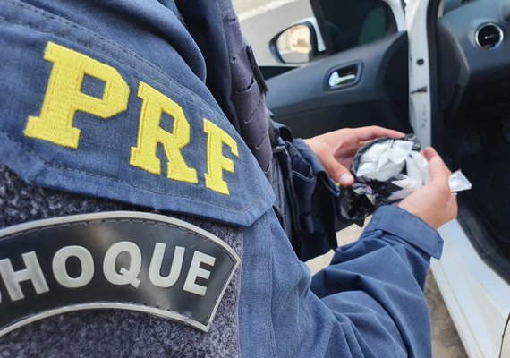 Três pessoas são presas pela PRF por tráfico de drogas em São Miguel dos Campos