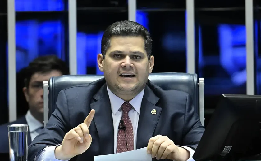 Davi Alcolumbre manda arquivar PEC da Blindagem após rejeição da CCJ