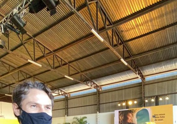 Pedro Vilela participa de voo inaugural de nova empresa aérea e anuncia voos para AL