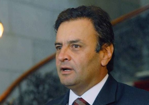 Aécio pede que um dos inquéritos que o investiga vá para Gilmar Mendes