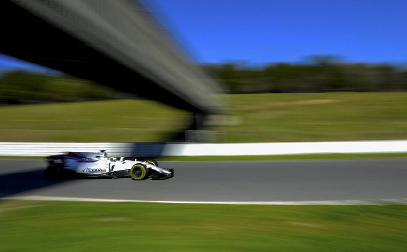 Felipe Massa faz tempo mais rápido em manhã de testes na Catalunha