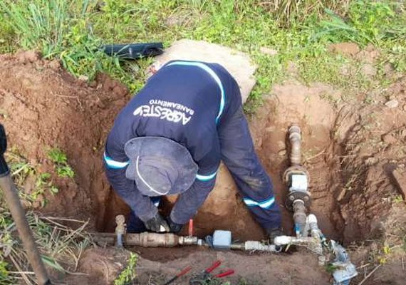 Encanadores: trabalho é fundamental para percurso da água até às residências