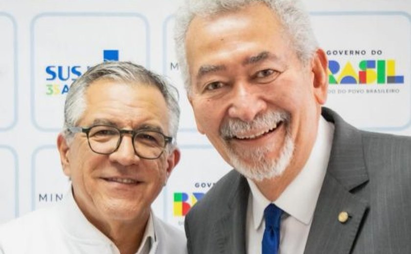 Paulão garante entrega de vans, micro-ônibus e ambulâncias para 11 municípios alagoanos