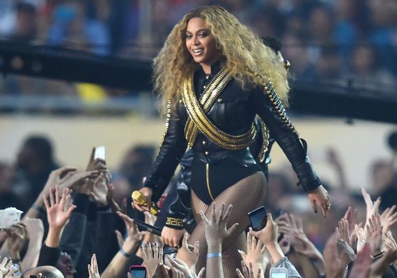 Santana diz que Beyoncé não sabe cantar: 'Ela só é bonita de olhar'