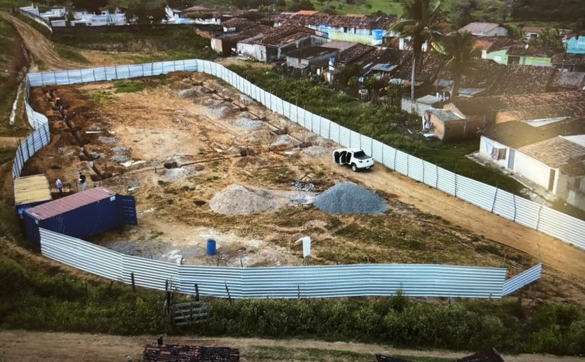 Quebrangulo com recursos próprios toca obras para construção de ginásio poliesportivo
