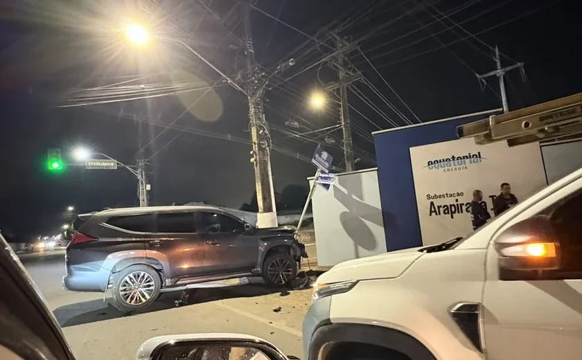 Mulher e criança ficam feridas após batida entre dois carros em Arapiraca
