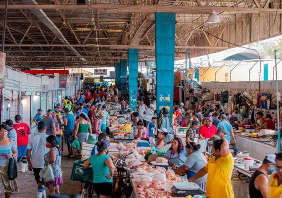 Mercados públicos e feiras livres vão abrir no dia de Nossa Senhora Aparecida
