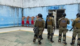 Policiais penais participam de operação dentro do sistema prisional em Maceió