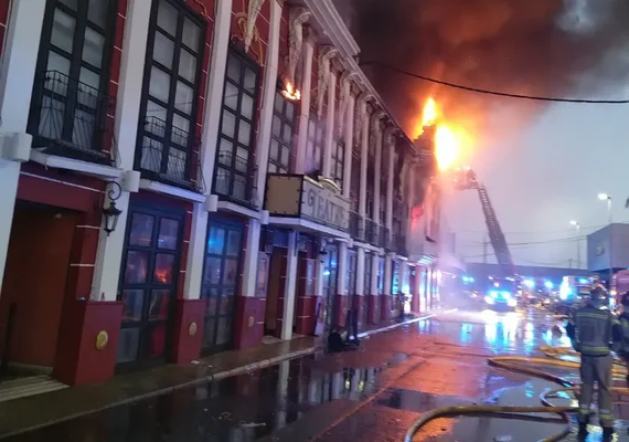 Incêndio em complexo de boates deixa 13 mortos em Múrcia, na Espanha