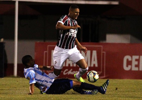 Fluminense despacha o Macaé e segue na ponta do grupo C do Carioca