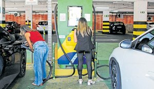 Maceió ganha o carregador para carros elétricos mais rápido do Nordeste