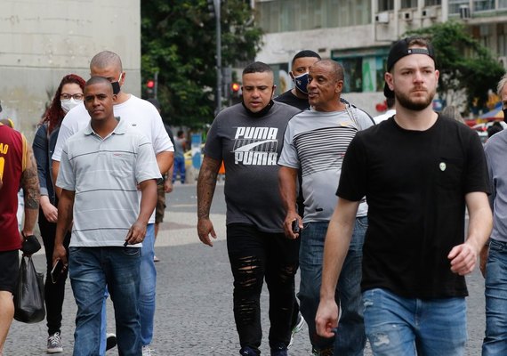 Brasil registra 3.888 novos casos de Covid-19 e 39 mortes neste sábado (8)