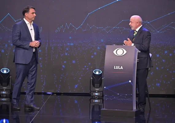 Campanha de Lula apresenta acordo com Flávio Bolsonaro para abrir sigilos