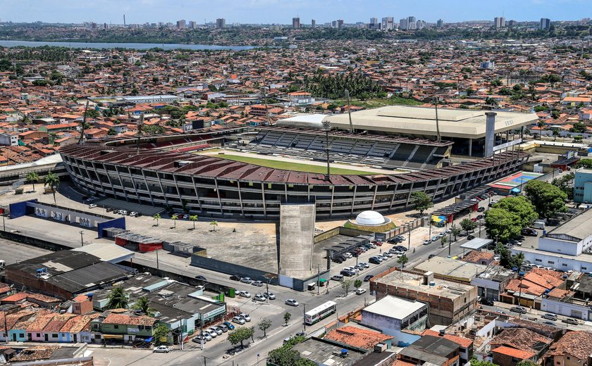 Estádio Rei Pelé completa 53 anos com um pé no passado e outro no futuro