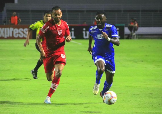 CSA derrota o CRB no clássico e se garante nas semifinais do Alagoano