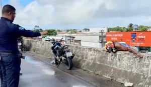 Guarda Municipal evita tragédia em viaduto da antiga PRF