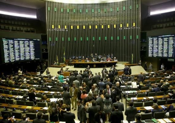 Com janela partidária, deputados começam a trocar de legenda sem sofrer punição