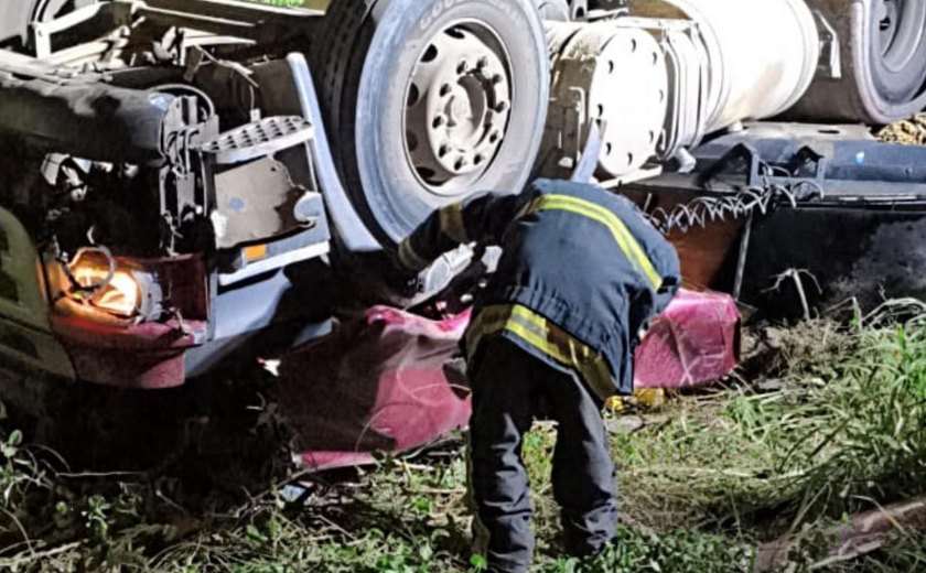 Corpo de Bombeiros atua em acidente com vítima presa às ferragens em Mata Grande