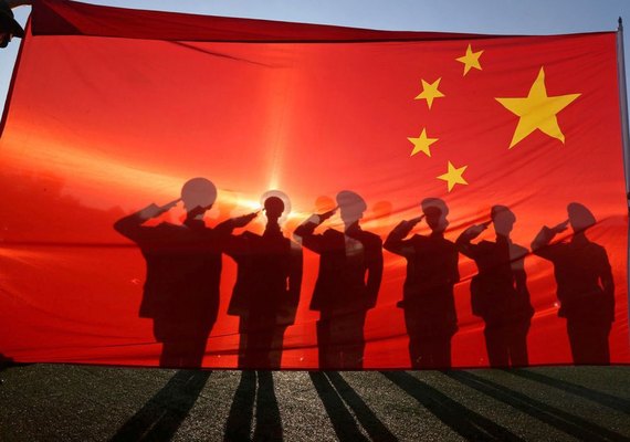 China estuda adotar penas de três anos por desrespeito a hino e bandeira